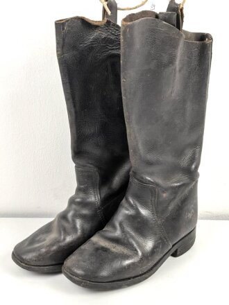 Paar Stiefel für Berittene, Alter und Herkunft unbekannt. Sohlenlänge 29cm