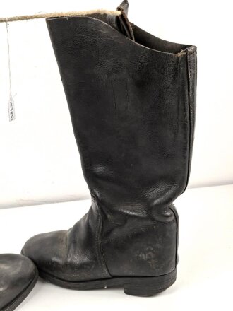 Paar Stiefel für Berittene, Alter und Herkunft unbekannt. Sohlenlänge 29cm