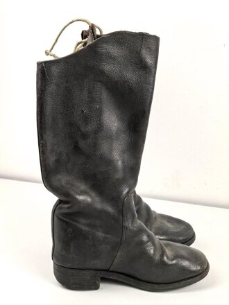 Paar Stiefel für Berittene, Alter und Herkunft unbekannt. Sohlenlänge 29cm