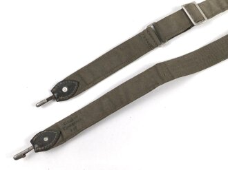 Trageriemen für einen Brotbeutel der Wehrmacht, frühes Stück mit Leichtmetallbeschlägen