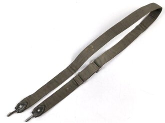 Trageriemen für einen Brotbeutel der Wehrmacht, frühes Stück mit Leichtmetallbeschlägen