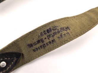 Trageriemen für einen Brotbeutel der Wehrmacht, Leichtmetallbeschläge, datiert 1939