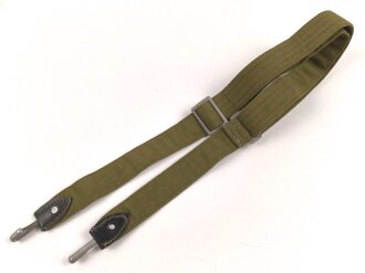 Trageriemen für einen Brotbeutel der Wehrmacht, Leichtmetallbeschläge, datiert 1939