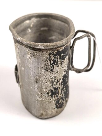 Becher für eine Feldflasche der Wehrmacht, SSL39