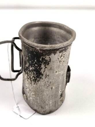 Becher für eine Feldflasche der Wehrmacht, SSL39