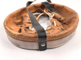 Deutschland nach 1945, Innenfutter für einen Stahlhelm. Aussen gemessen 64cm