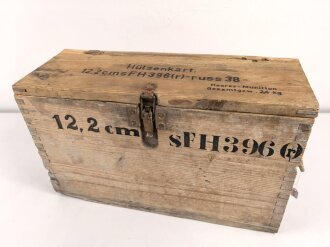 Transportkasten Wehrmacht für 3 Kartuschen 12,2cm Feldhaubitze 396 ( russisch) . Meiner Meinung nach neuzeitlich Beschriftet.