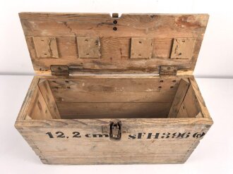 Transportkasten Wehrmacht für 3 Kartuschen 12,2cm Feldhaubitze 396 ( russisch) . Meiner Meinung nach neuzeitlich Beschriftet.
