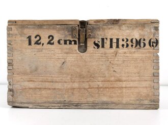 Transportkasten Wehrmacht für 3 Kartuschen 12,2cm Feldhaubitze 396 ( russisch) . Meiner Meinung nach neuzeitlich Beschriftet.