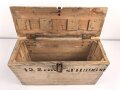 Transportkasten Wehrmacht für 3 Kartuschen 12,2cm Feldhaubitze 396 ( russisch) . Meiner Meinung nach neuzeitlich Beschriftet.
