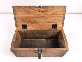 Transportkasten Wehrmacht, Maße 19 x 40 x 18cm , datiert 1944. Ungereinigtes Stück