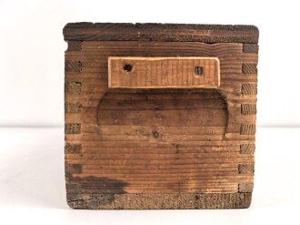 Transportkasten Wehrmacht, Maße 19 x 40 x 18cm , Packzettel für Zeit Zünder 39 ( f ) von 1944. Ungereinigtes Stück