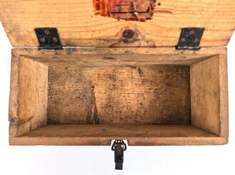 Transportkasten Wehrmacht, Maße 19 x 40 x 18cm , Packzettel für Zeit Zünder 39 ( f ) von 1944. Ungereinigtes Stück