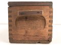 Transportkasten Wehrmacht, Maße 19 x 40 x 18cm , Packzettel für Zeit Zünder 39 ( f ) von 1944. Ungereinigtes Stück