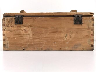 Transportkasten Wehrmacht für Gewehr Panzergranaten. Oberer Verschlussteil anscheinend neuzeitlich ergänzt
