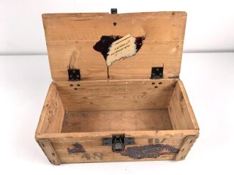 Transportkasten Wehrmacht für Gewehr Panzergranaten. Oberer Verschlussteil anscheinend neuzeitlich ergänzt