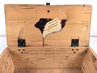 Transportkasten Wehrmacht für Gewehr Panzergranaten. Oberer Verschlussteil anscheinend neuzeitlich ergänzt