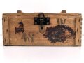 Transportkasten Wehrmacht für Gewehr Panzergranaten. Oberer Verschlussteil anscheinend neuzeitlich ergänzt