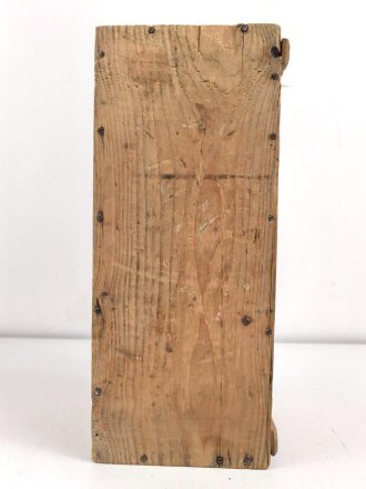 Transportkasten Wehrmacht für Gewehr Sprenggranaten. Weiterverwendet im zivilen Bereich, artfremder Packzettel leicht zu entfernen