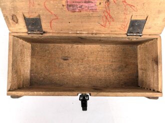 Transportkasten Wehrmacht für Gewehr Sprenggranaten. Weiterverwendet im zivilen Bereich, artfremder Packzettel leicht zu entfernen