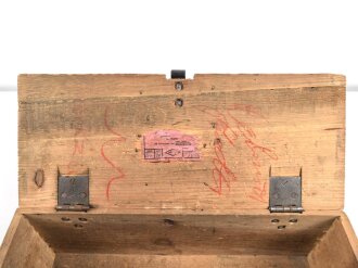 Transportkasten Wehrmacht für Gewehr Sprenggranaten. Weiterverwendet im zivilen Bereich, artfremder Packzettel leicht zu entfernen