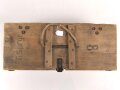 Transportkasten Wehrmacht für Gewehr Sprenggranaten. Weiterverwendet im zivilen Bereich, artfremder Packzettel leicht zu entfernen