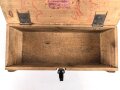 Transportkasten Wehrmacht für Gewehr Sprenggranaten. Weiterverwendet im zivilen Bereich, artfremder Packzettel leicht zu entfernen