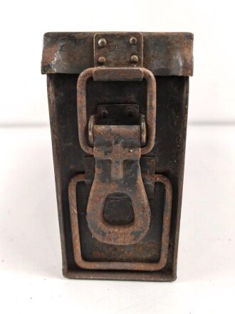 Patronenkasten 41 Wehrmacht. Originallack, datiert 1945