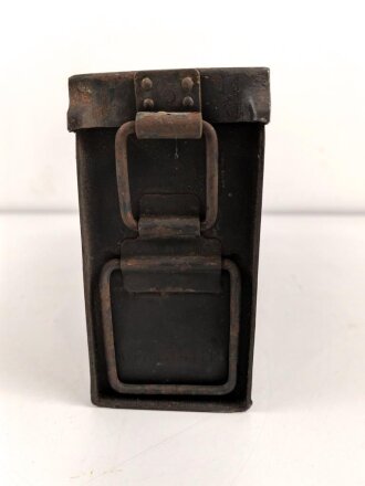 Patronenkasten 41 Wehrmacht. Originallack, datiert 1945