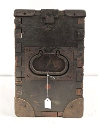 Kasten für Schraubstollen der Wehrmacht. Originallack, ungereinigtes Stück