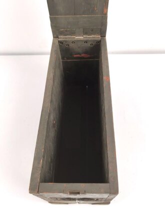 Kasten für Schraubstollen der Wehrmacht. Originallack, ungereinigtes Stück