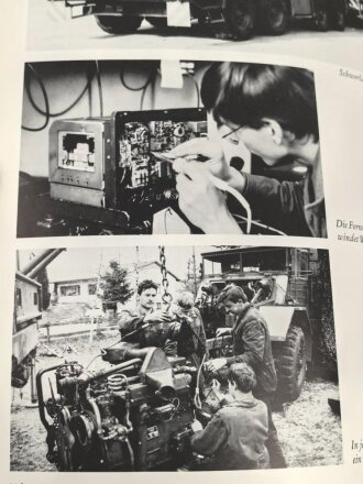 Bundeswehr " Treu zu dienen - 25 Jahre 10. Panzerdivision" 241 Seiten,DIN A4. Leicht verzogen