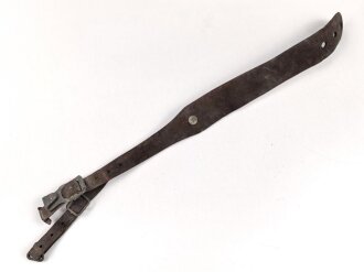 Trageriemen für einen Tornister, Leder zum Teil trocken