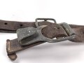 Trageriemen für einen Tornister, Leder zum Teil trocken