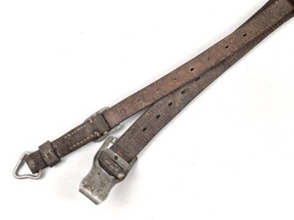 Trageriemen für einen Rucksack der Wehrmacht, frühes Stück mit Aluminiumbeschlägen