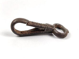 Eiserner Haken für einen Trageriemen der Wehrmacht