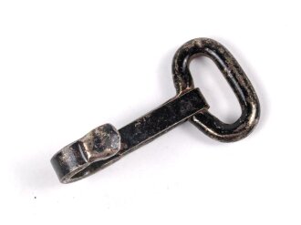 Eiserner Haken für einen Trageriemen der Wehrmacht
