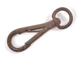 Eiserner Haken für einen Trageriemen der Wehrmacht. Gesamthöhe 69mm