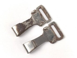 Paar eiserne Haken für einen Querriemen für Parteiverbände