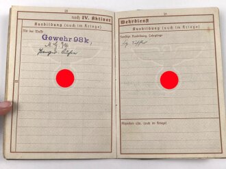 Wehrpaß Heer, eingestellt am 11.6.1940 bei Schtz. Ers, Kp. 62 Landshut.