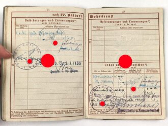 Wehrpaß Heer, eingestellt am 11.6.1940 bei Schtz. Ers, Kp. 62 Landshut.