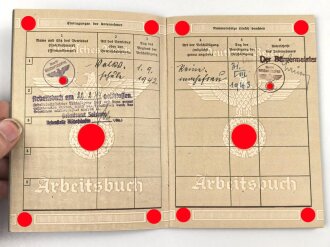 Arbeitsbuch einer Reinigungsfrau in der Gemeinde Bischofshofen, datiert 1942