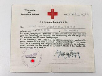 "Deutsche Jugend im Banat und in Serbien",Ausweis , ausgestellt "Gross-Betschkeret, am 28.10.1941". Dazu ein Hilfskrankenträger Ausweis sowie "Ex Enemy DP Identification Card"