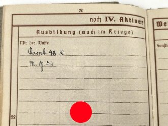 Wehrpaß Heer, eingestellt am 1.240 bei Schtz. Ers. Btl. Wien.