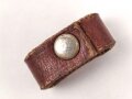 Schieber aus braunem Leder für Trageriemen der Wehrmacht. Inne gemessen 25mm, Breite12,6mm