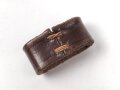 Schieber aus braunem Leder für Trageriemen der Wehrmacht. Innen gemessen 20mm, Breite 11,5mm