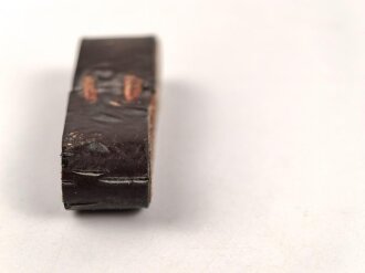 Schieber aus braunem Leder für Trageriemen der Wehrmacht. Innen gemessen 27,5mm, Breite 11mm