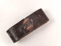 Schieber aus braunem Leder für Trageriemen der Wehrmacht. Innen gemessen 27,5mm, Breite 11mm