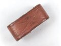 Schieber aus braunem Leder für Trageriemen der Wehrmacht. Innen gemessen 27mm, Breite 13,5mm