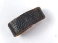 Schieber aus schwarzem Leder für Trageriemen der Wehrmacht. Innen gemessen 30mm, Breite 12mm